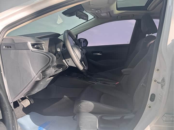 Фото 7 - Toyota Corolla