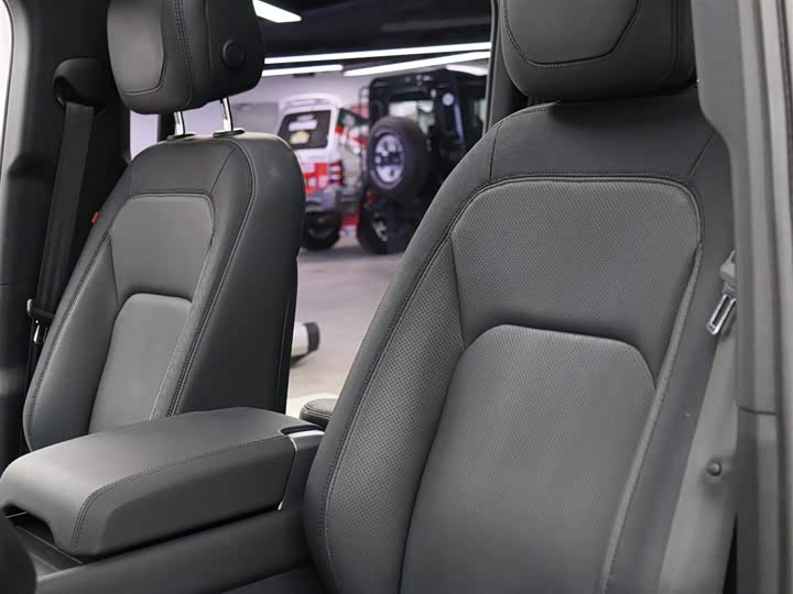 Фото 3 - Land Rover Defender