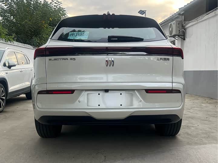 Фото 8 - Buick Electra E5