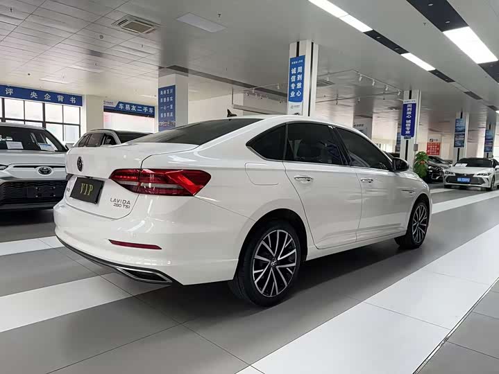 Фото 3 - Volkswagen Lavida