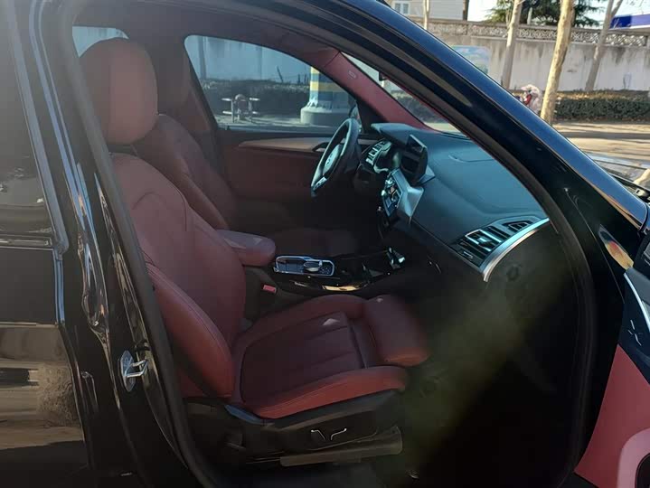 Фото 8 - BMW iX3