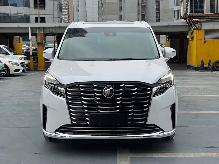 Фото 2 - Buick GL8 ES