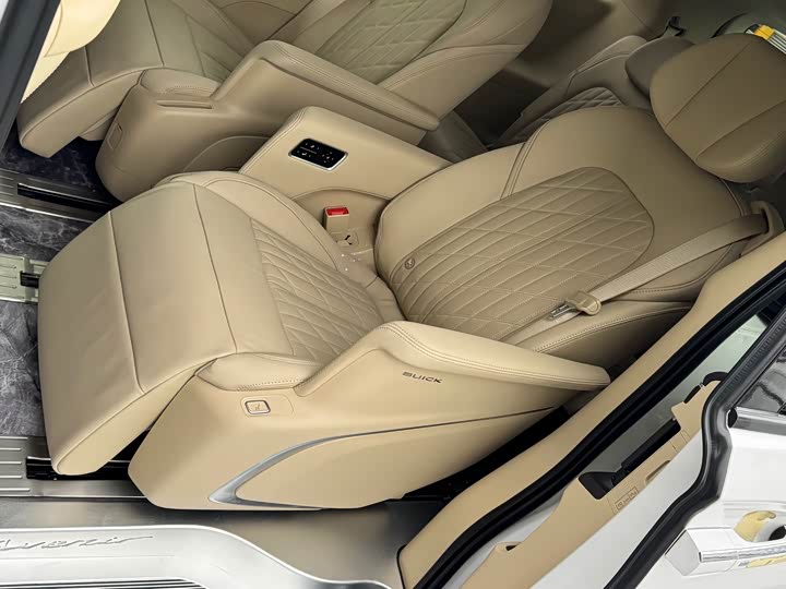 Фото 8 - Buick GL8 ES