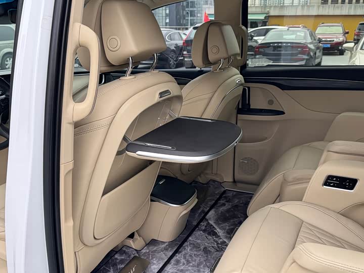 Фото 9 - Buick GL8 ES