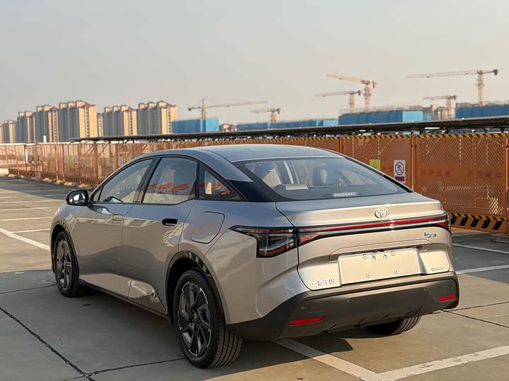 Фото 4 - Toyota bZ3