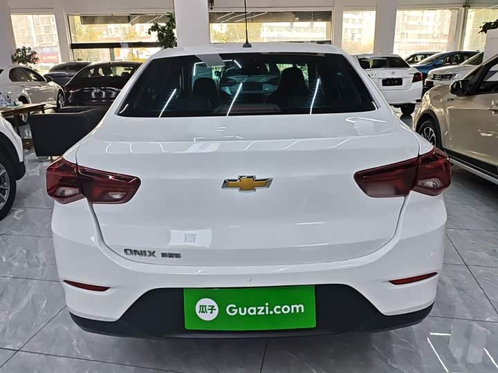 Фото 6 - Chevrolet Onix (Cavalier)