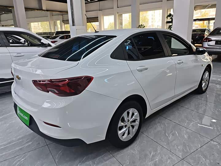 Фото 7 - Chevrolet Onix (Cavalier)