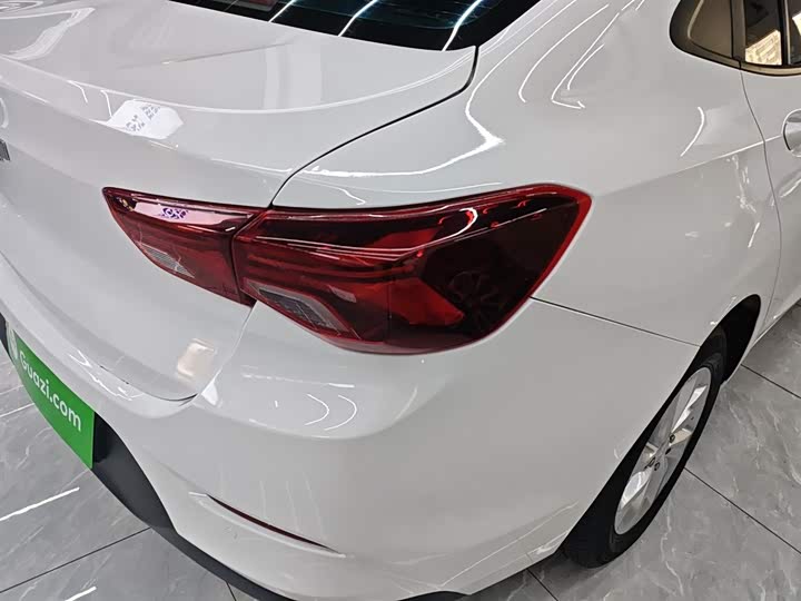 Фото 8 - Chevrolet Onix (Cavalier)