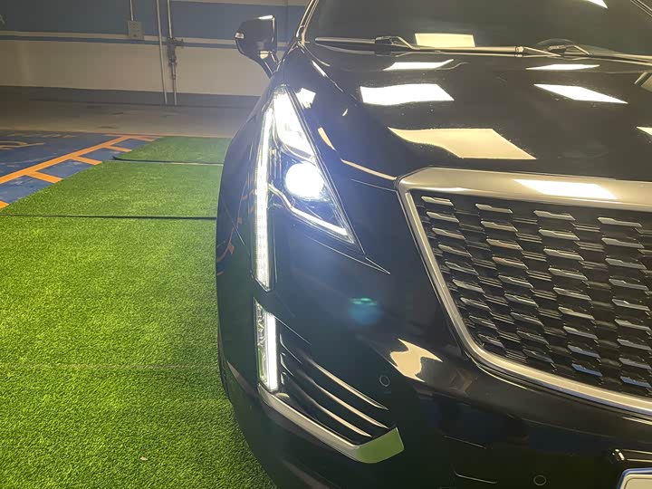 Фото 4 - Cadillac XT5