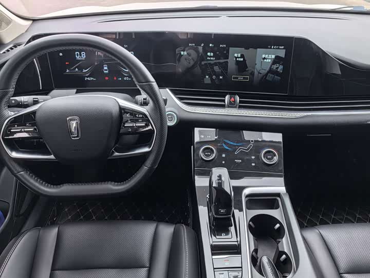 Фото 6 - Bestune B70