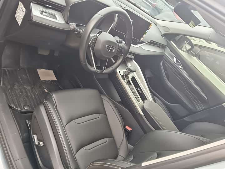 Фото 3 - Geely Preface