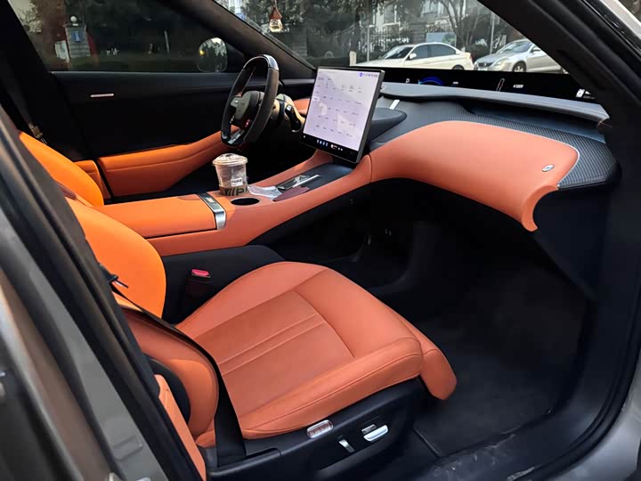 Фото 9 - Xiaomi YU7