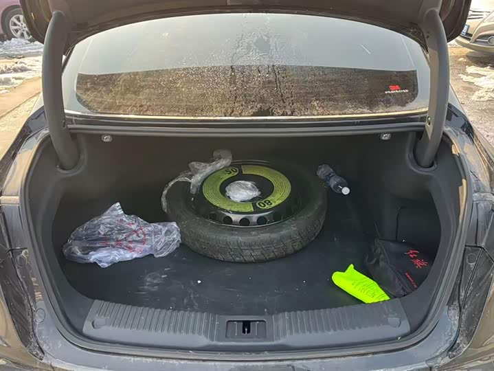 Фото 4 - Hongqi H5