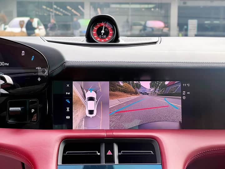 Фото 6 - Porsche Taycan