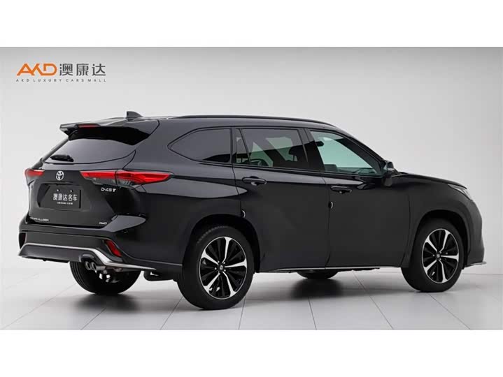 Фото 3 - Toyota Crown Kluger