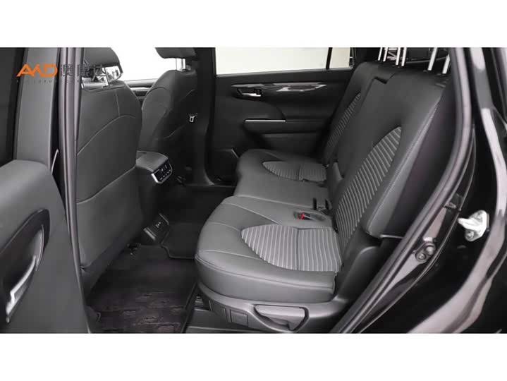 Фото 7 - Toyota Crown Kluger