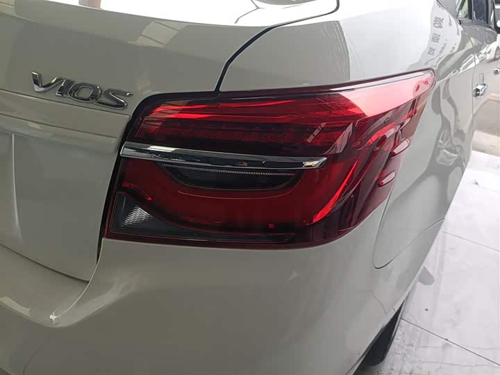 Фото 8 - Toyota Vios