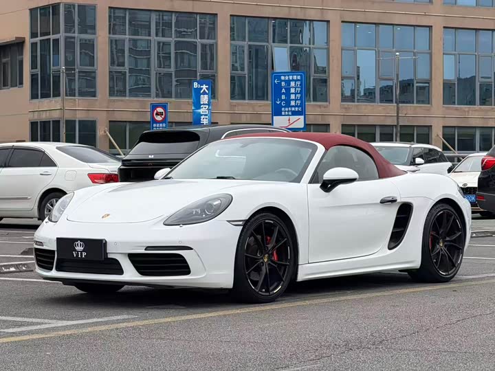 Фото 1 - Porsche 718