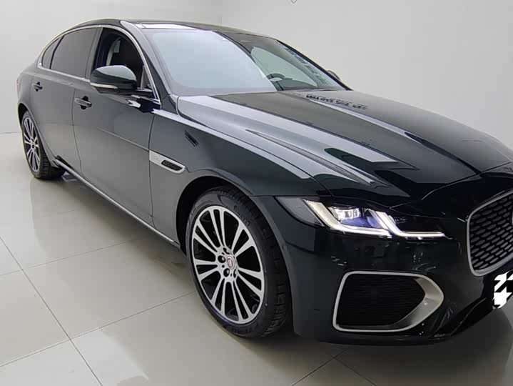 Фото 3 - Jaguar XF L