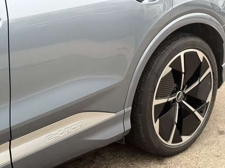 Фото 7 - Audi Q4 e-tron