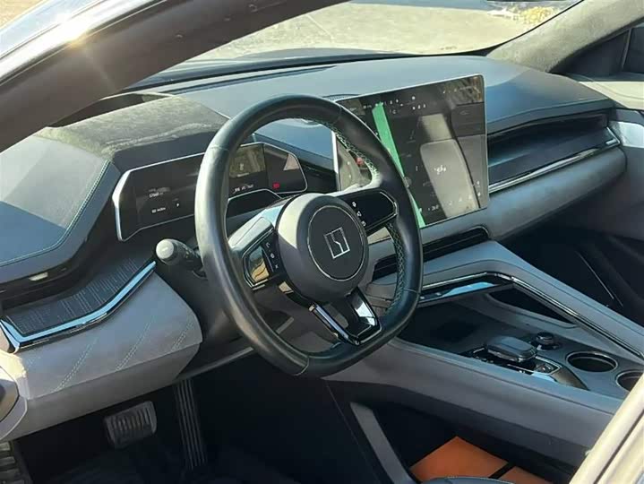 Фото 5 - Zeekr 001