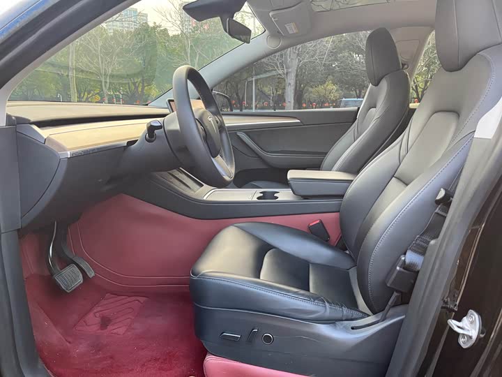 Фото 4 - Tesla Model Y