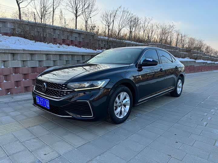 Фото 1 - Volkswagen Passat