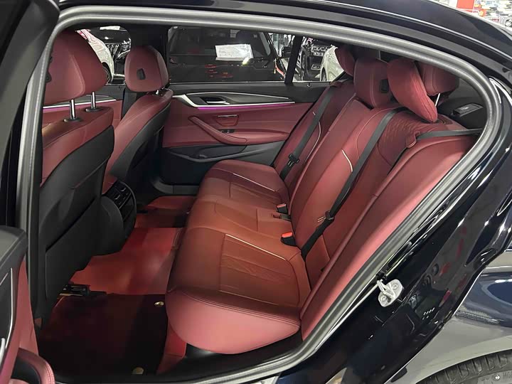 Фото 6 - BMW 5 Series