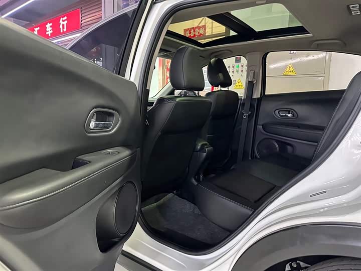 Фото 3 - Honda Vezel