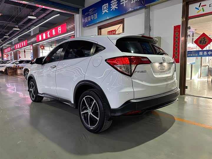 Фото 4 - Honda Vezel
