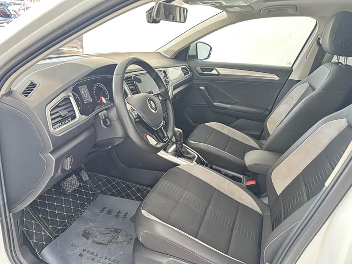 Фото 9 - Volkswagen T-Roc