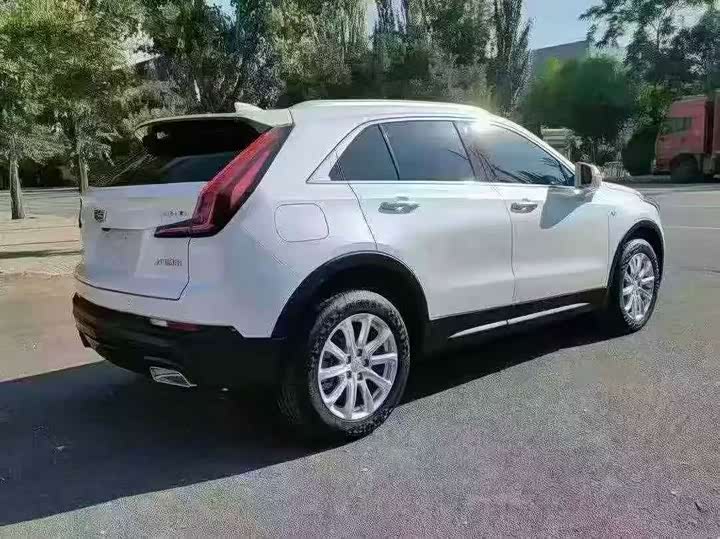 Фото 4 - Cadillac XT4