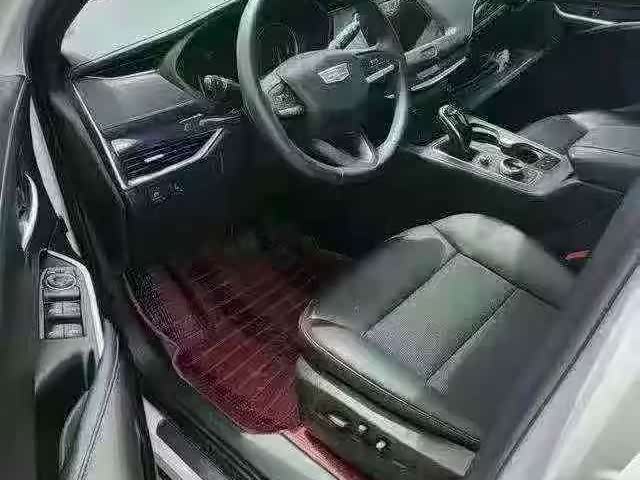 Фото 8 - Cadillac XT4