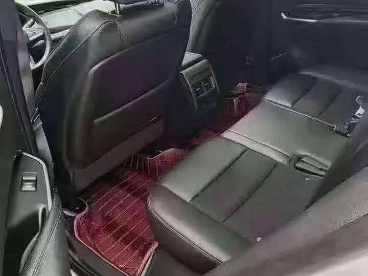 Фото 9 - Cadillac XT4