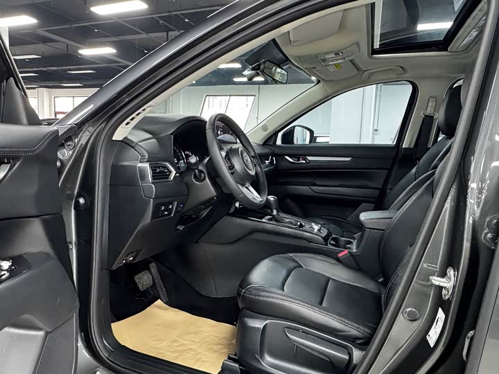 Фото 8 - Mazda CX-5