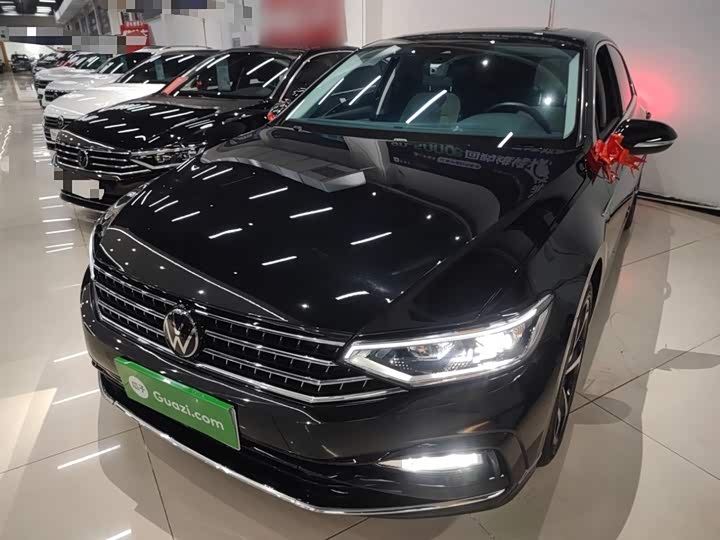 Фото 2 - Volkswagen Magotan