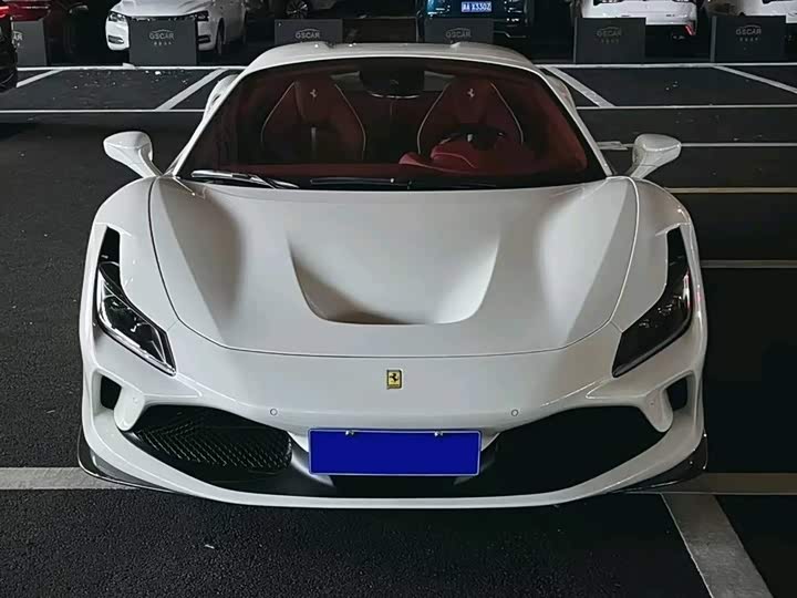 Фото 2 - Ferrari F8