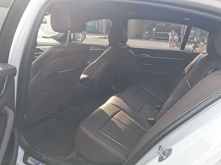 Фото 9 - BMW 5 Series