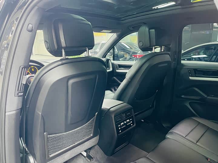 Фото 9 - Porsche Cayenne