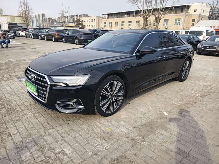 Фото 1 - Audi A6L