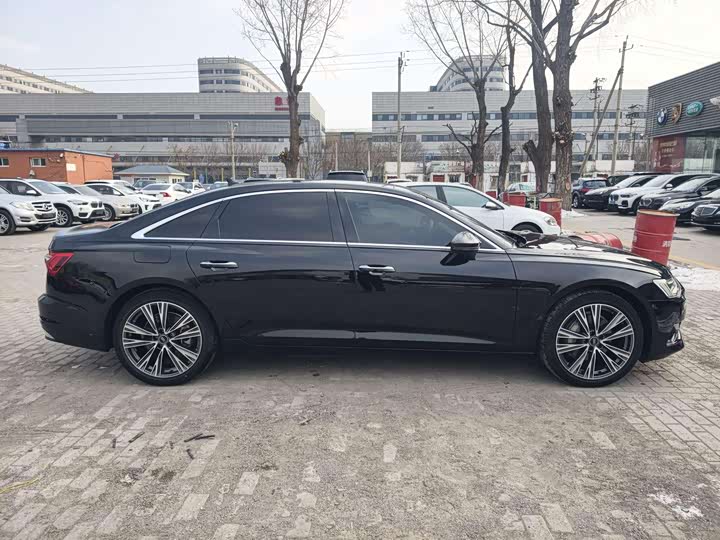 Фото 4 - Audi A6L