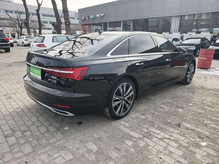 Фото 5 - Audi A6L