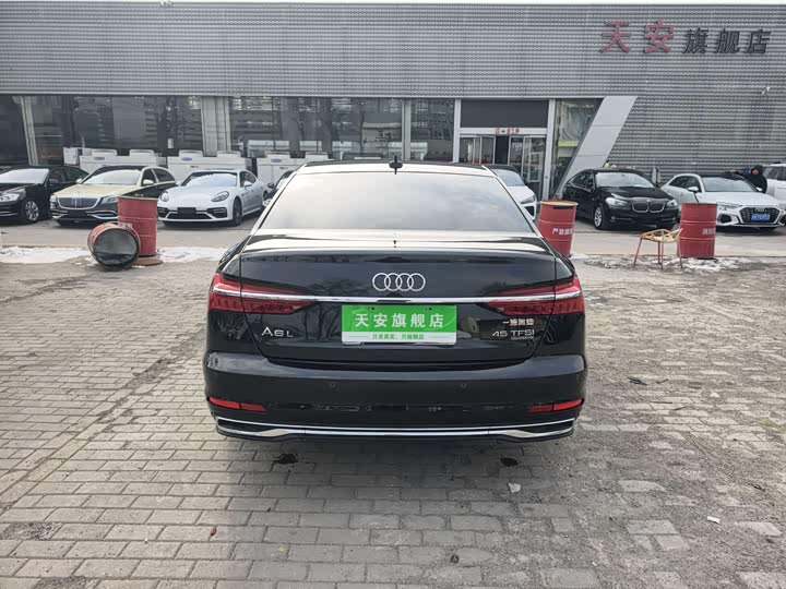 Фото 6 - Audi A6L