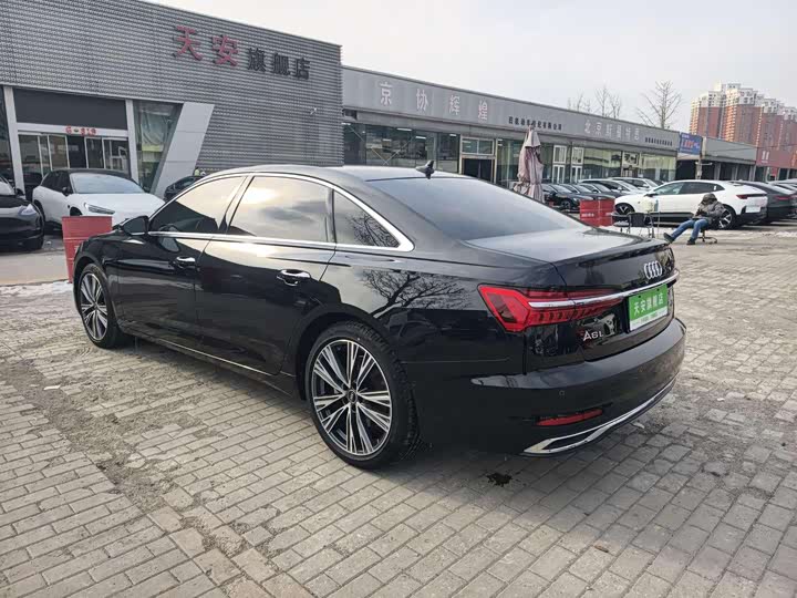 Фото 7 - Audi A6L