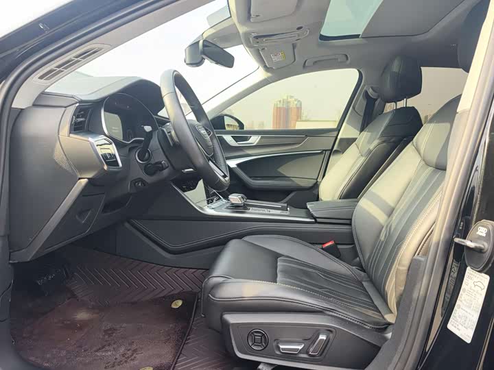 Фото 9 - Audi A6L