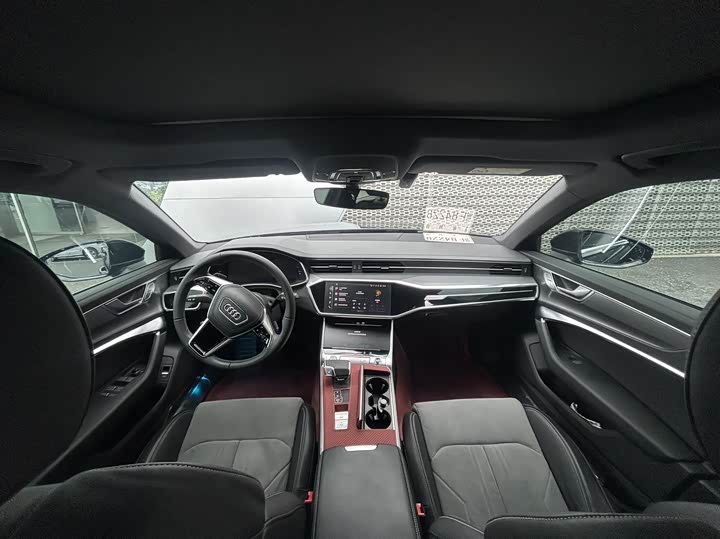Фото 8 - Audi A6L