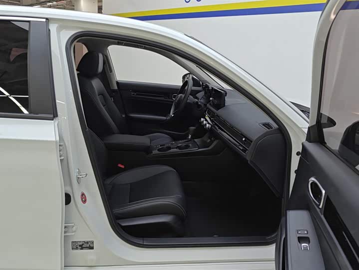 Фото 8 - Honda Civic