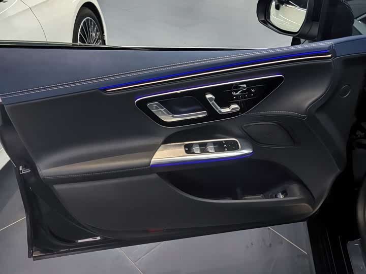 Фото 8 - Mercedes-Benz EQE