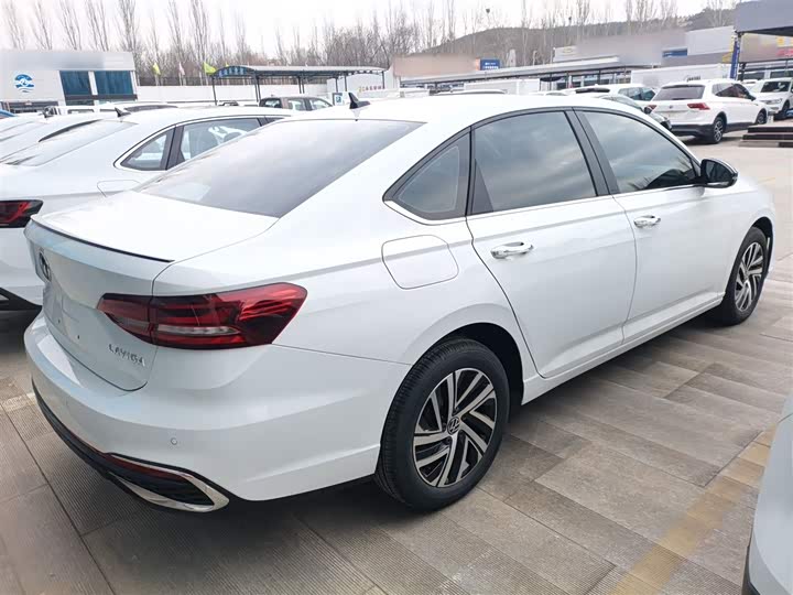 Фото 7 - Volkswagen Lavida