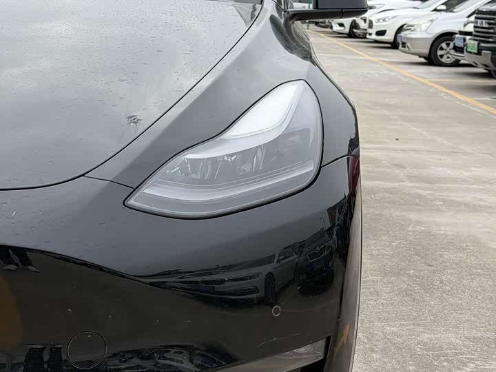 Фото 6 - Tesla Model Y